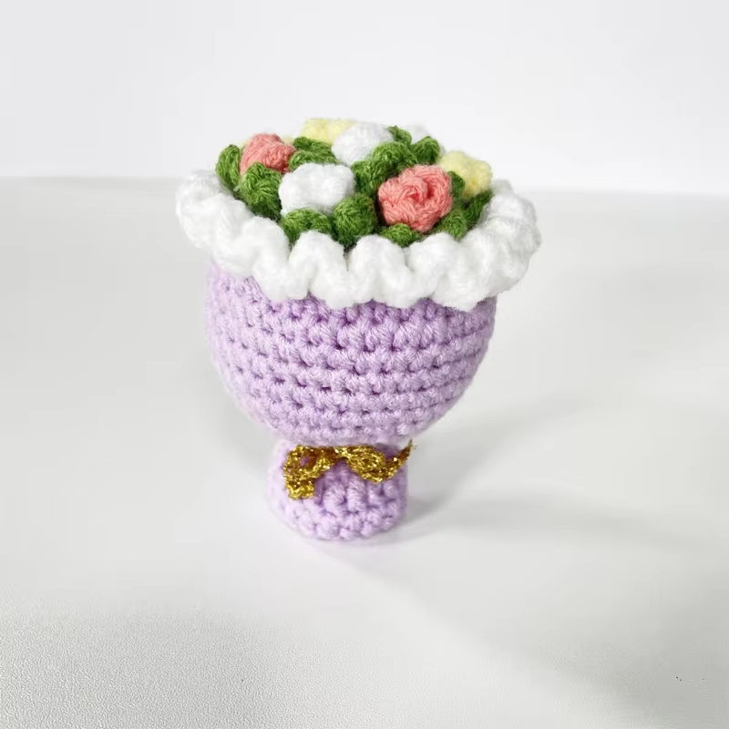 Mini bouquet de fleurs en tricot tissé à la main