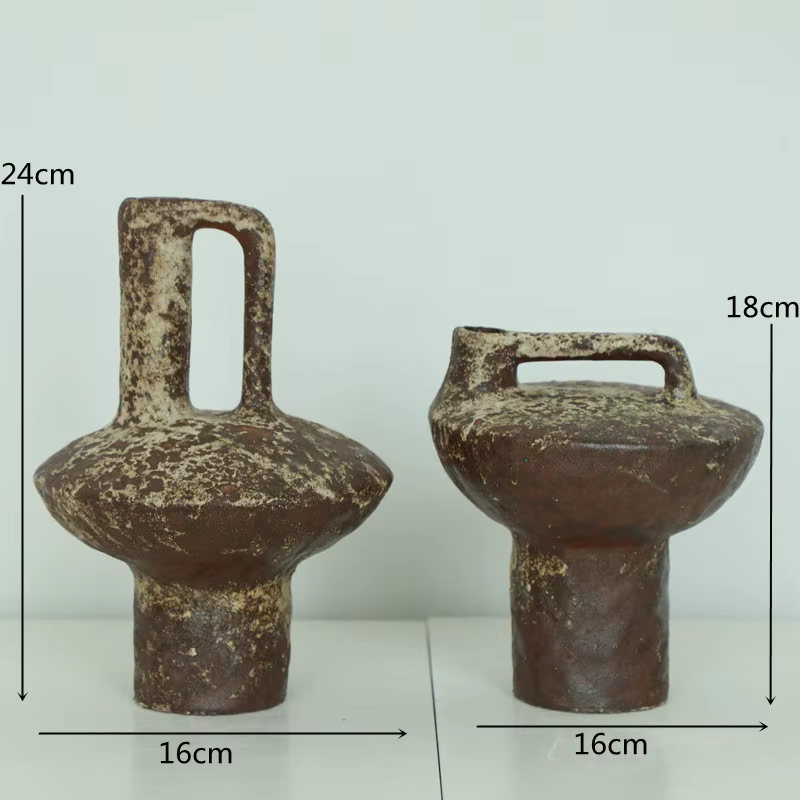 Vase en céramique grossière