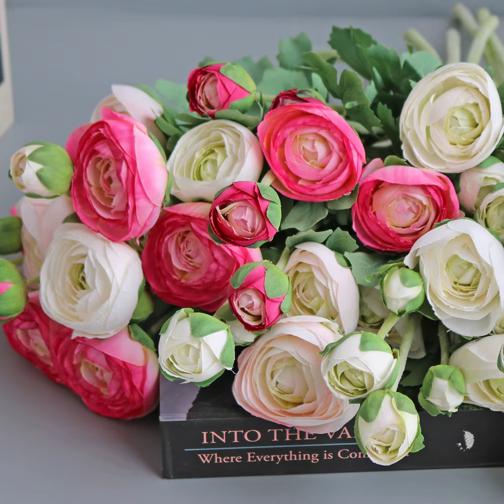 Fleurs artificielles de ranunculus avec tige au toucher réaliste