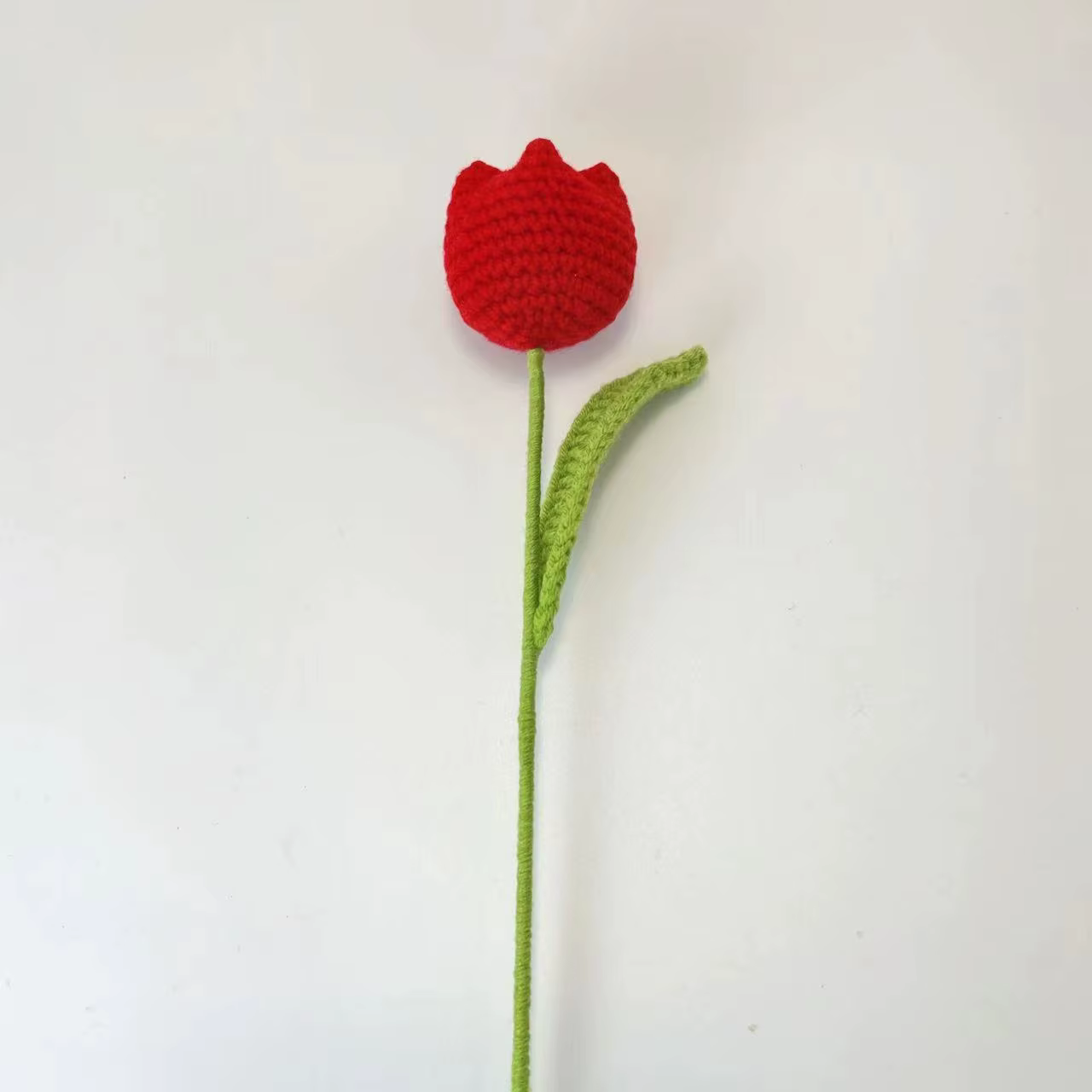 Bouquet de tulipes de fleurs tricotées