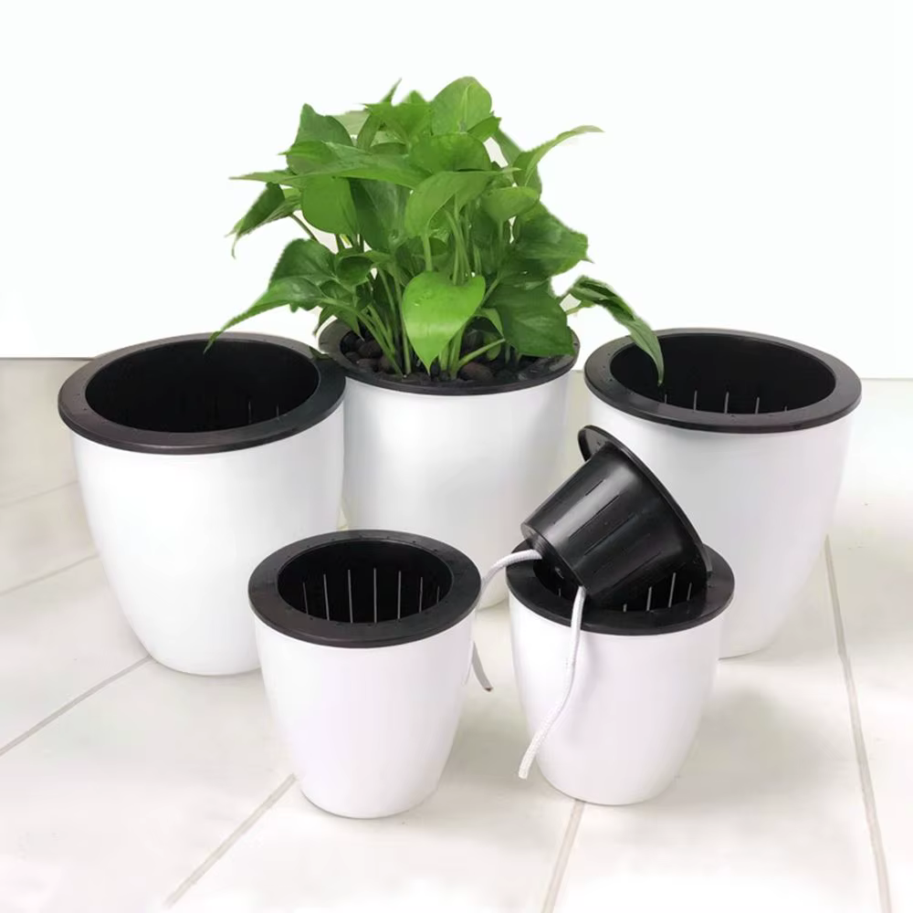 Pot de fleurs en plastique automatique pour la décoration de bureau