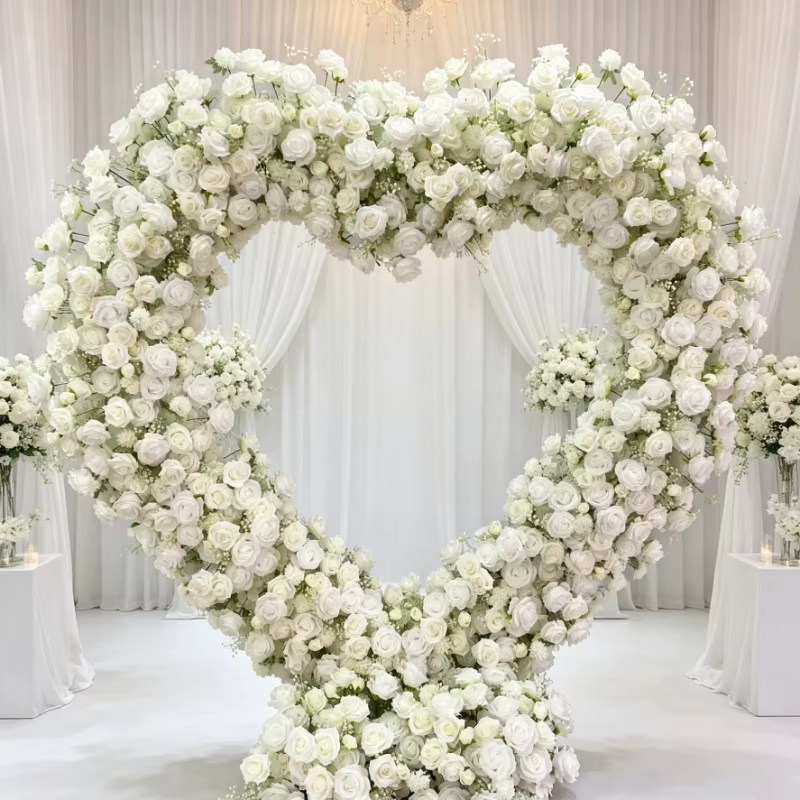 Arche de fleurs artificielles en forme de cœur blanc pour décoration de mariage