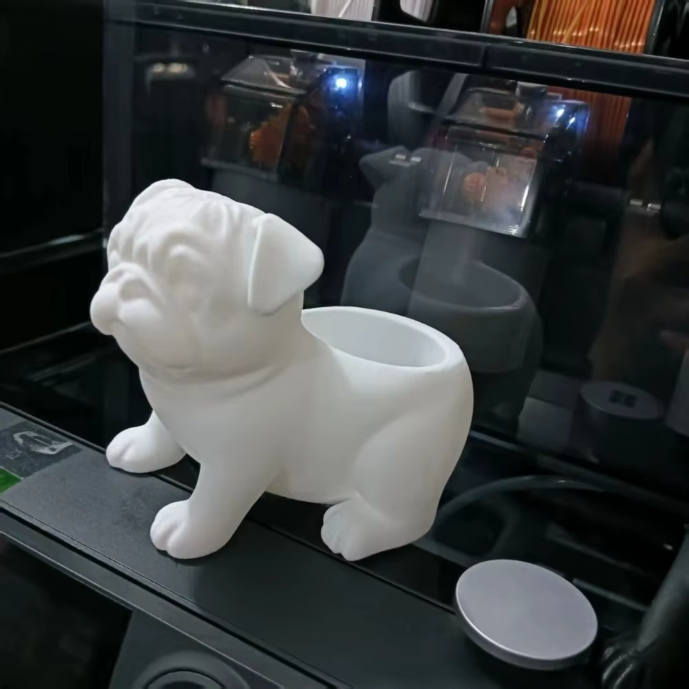 Pot de fleurs en forme de pug imprimé en 3D