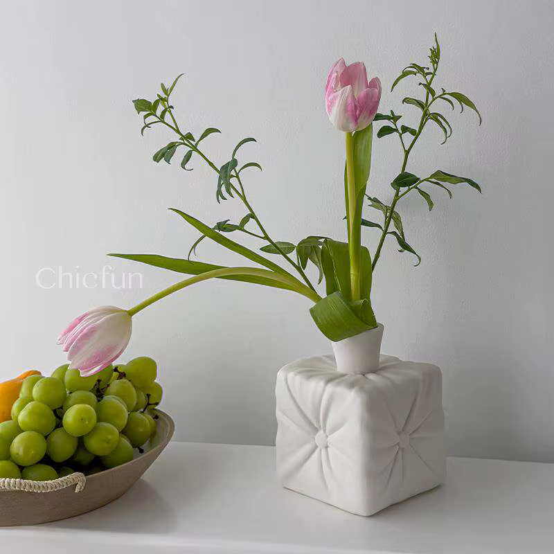 Vase en céramique décoratif pour salon