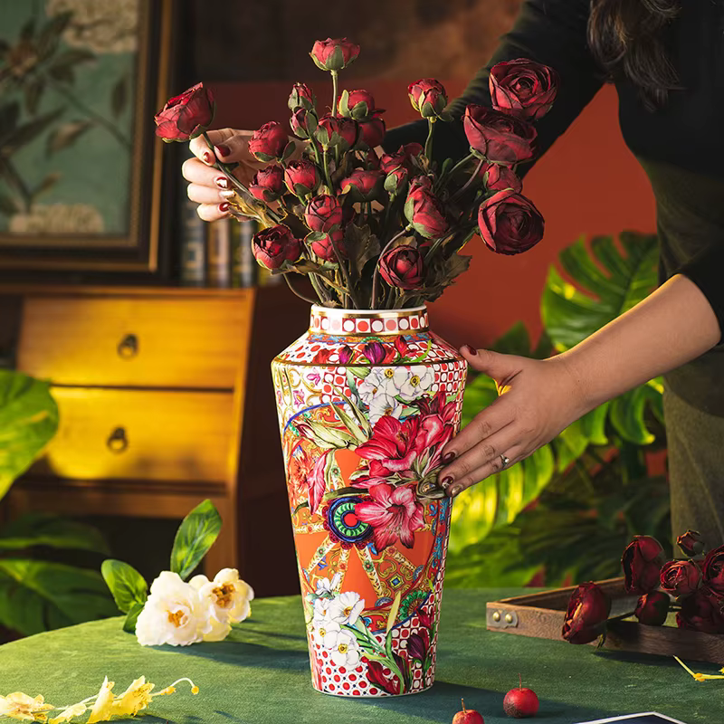Vase en céramique, pièce de décoration pour la maison