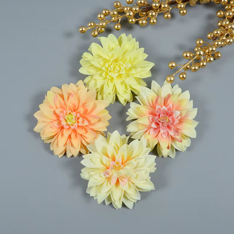 Têtes de fleurs en soie de dahlia