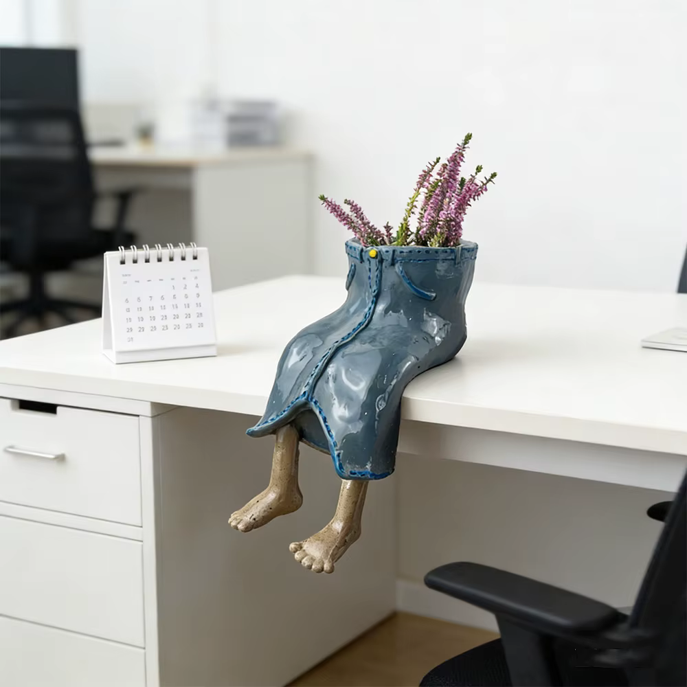 Pot de fleurs suspendu en forme de jambe