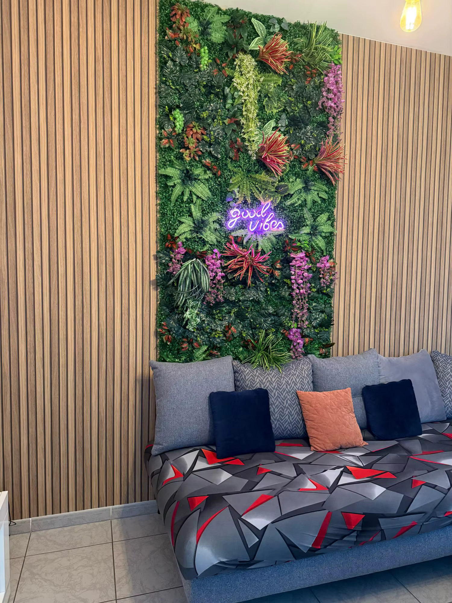 Décoration murale de fond de plante verte artificielle