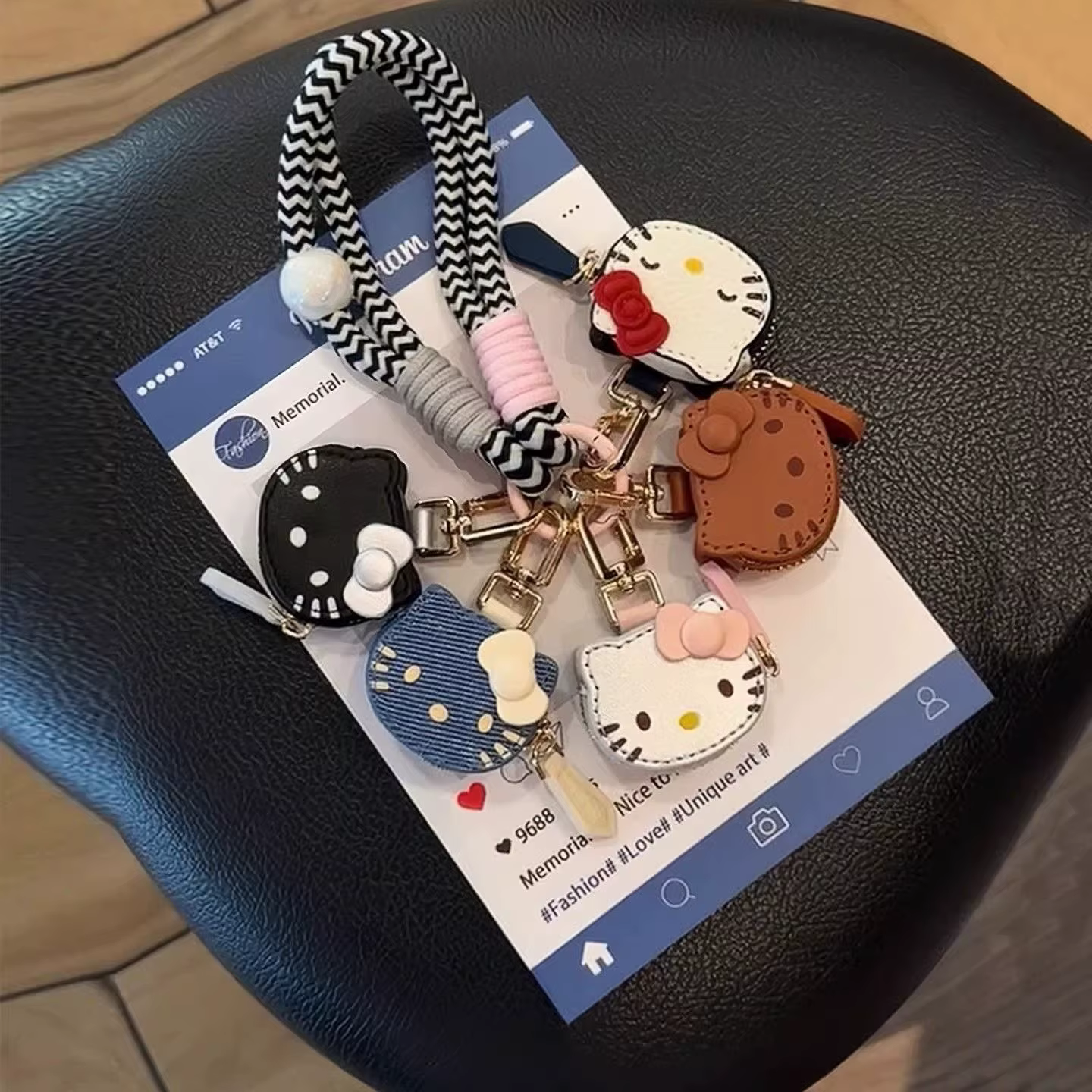 Porte-clés mini sac en cuir Hello Kitty mignon, texture haut de gamme, accessoire pour jeune fille, décoration créative pour sac quotidien, cadeau pour amis