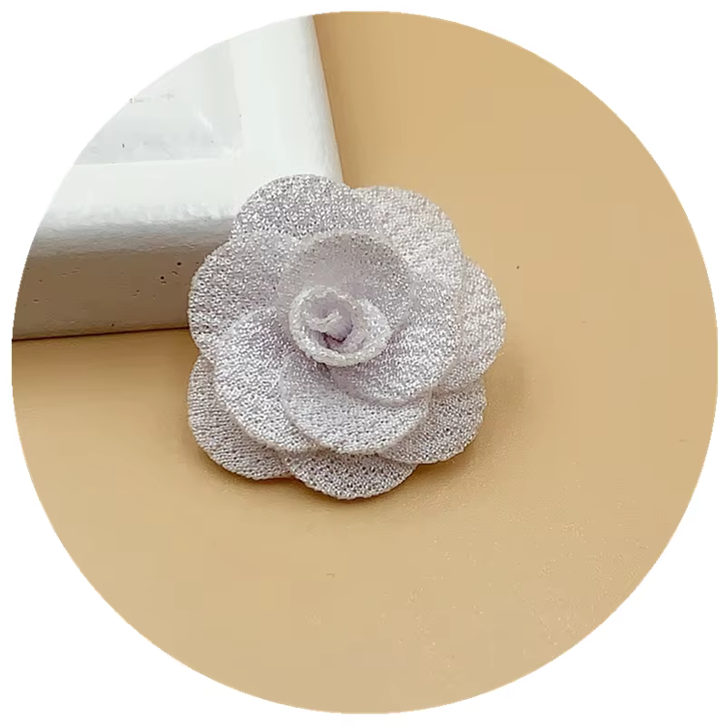 Petite fleur tridimensionnelle faite à la main de 2.5CM