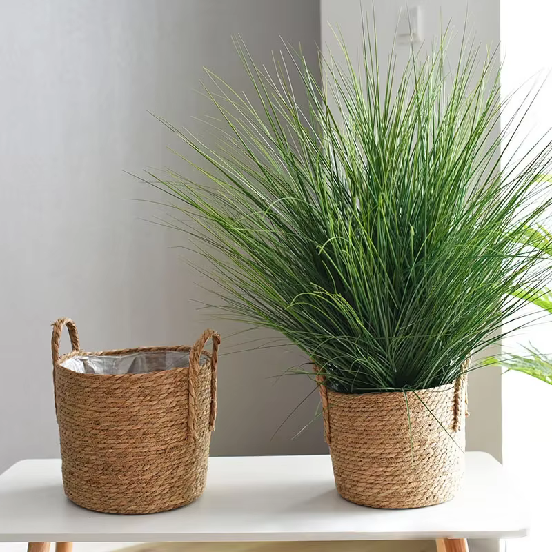Pot de fleur tissé en paille fait à la main