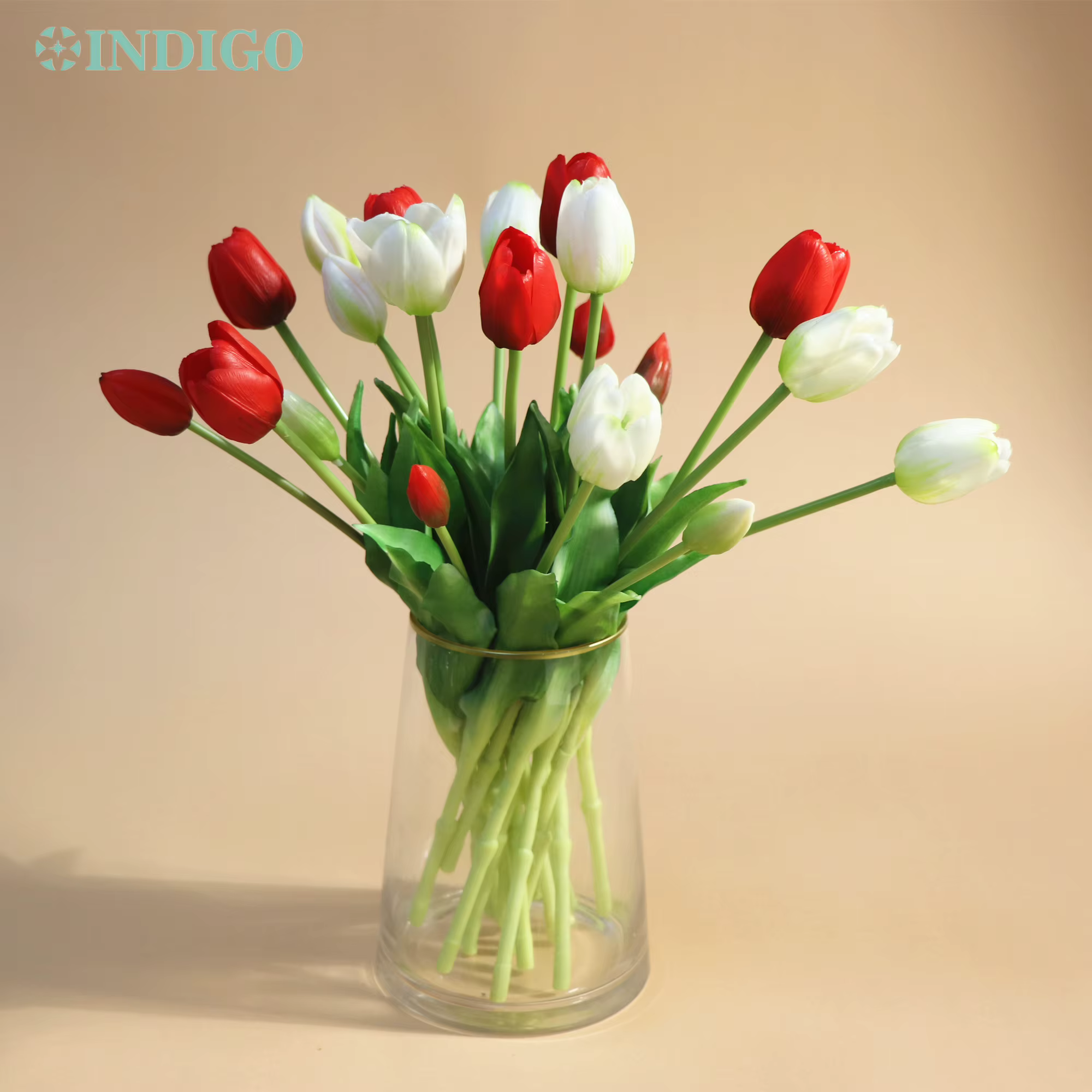 Bouquet de tulipes rouges (3 fleurs + 2 bourgeons)