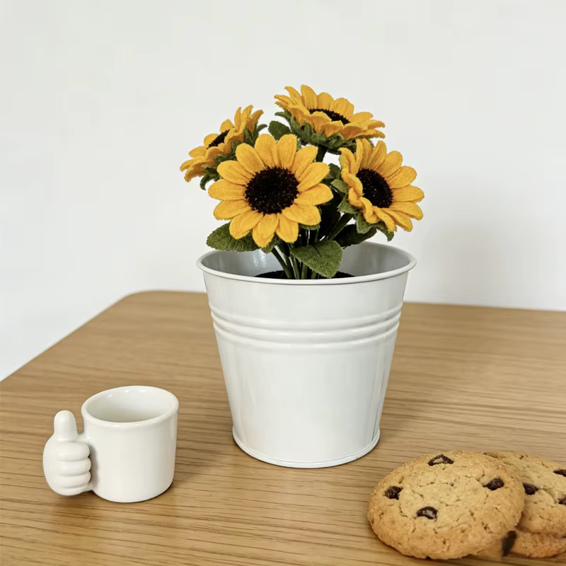Boîte de 9 pots en métal blanc