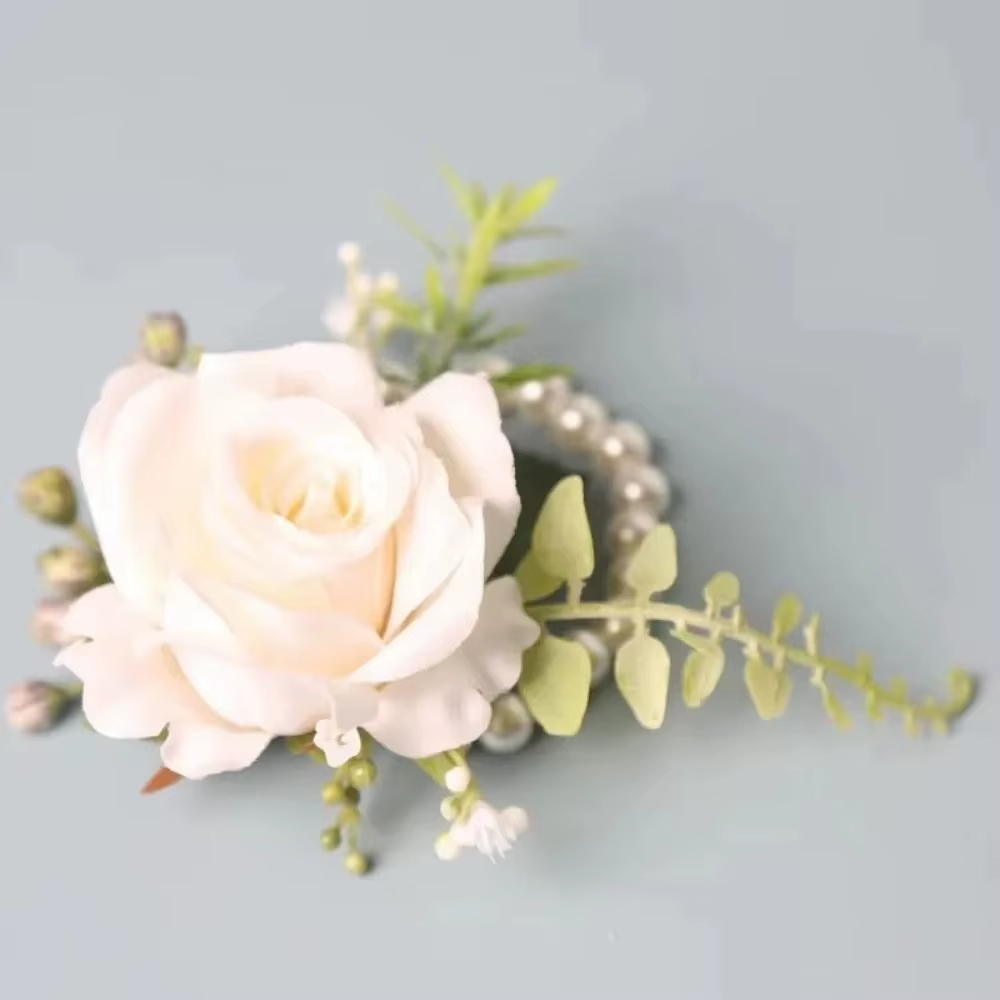 Élégantes fleurs artificielles pour boutonnière de marié et corsage de poignet pour costume de mariage