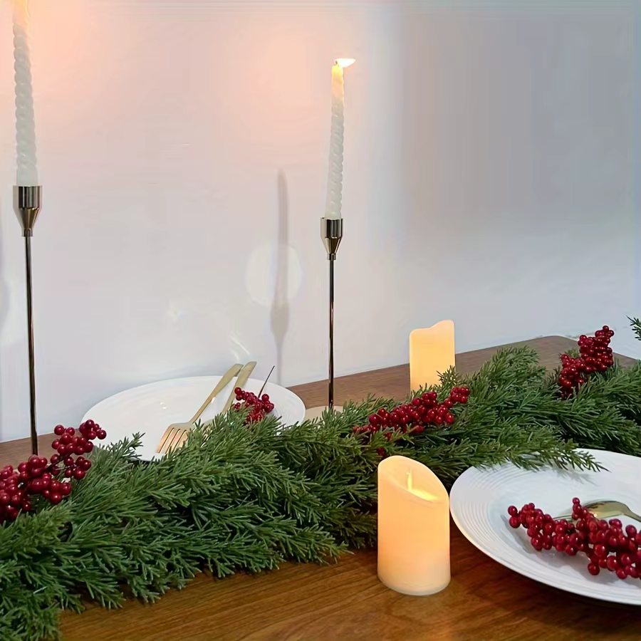 Guirlandes de pin de cèdre de noël