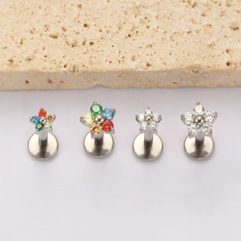 G23 titane coloré fleur lèvre Piercing femmes 16G 18G flocon de neige coeur CZ Tragus Cartilage Helix Conch Daith boucles d'oreilles Piercing