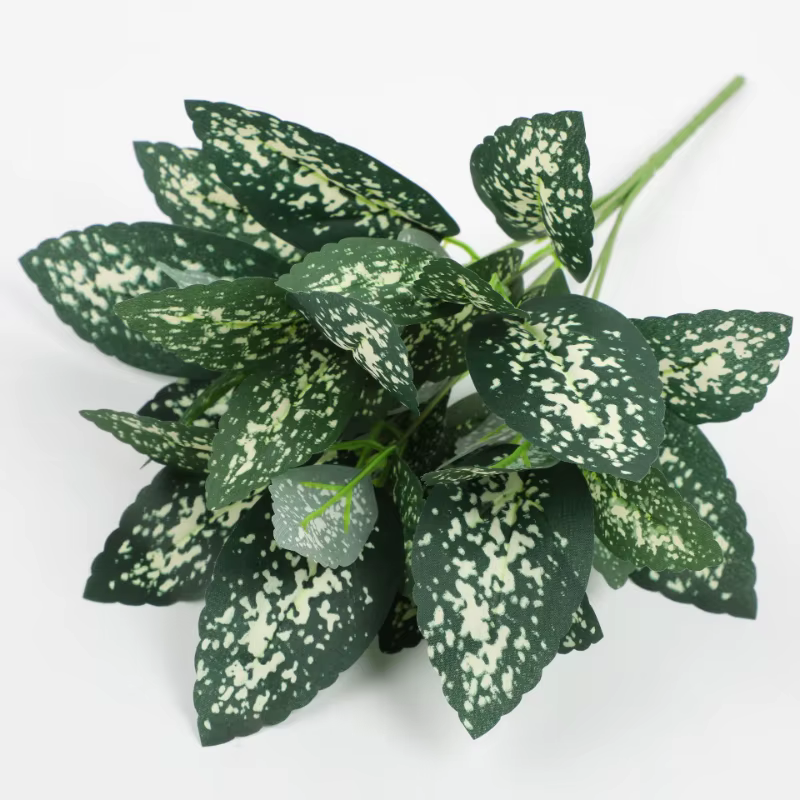 Fausse plante verte en soie