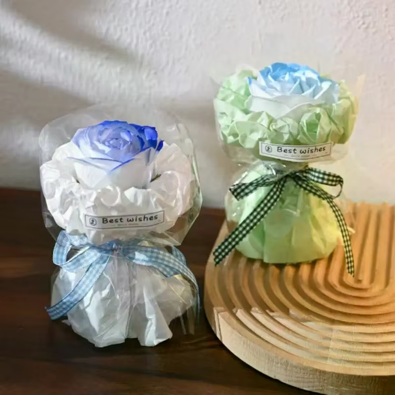 Bouquet de roses artificielles pour Noël