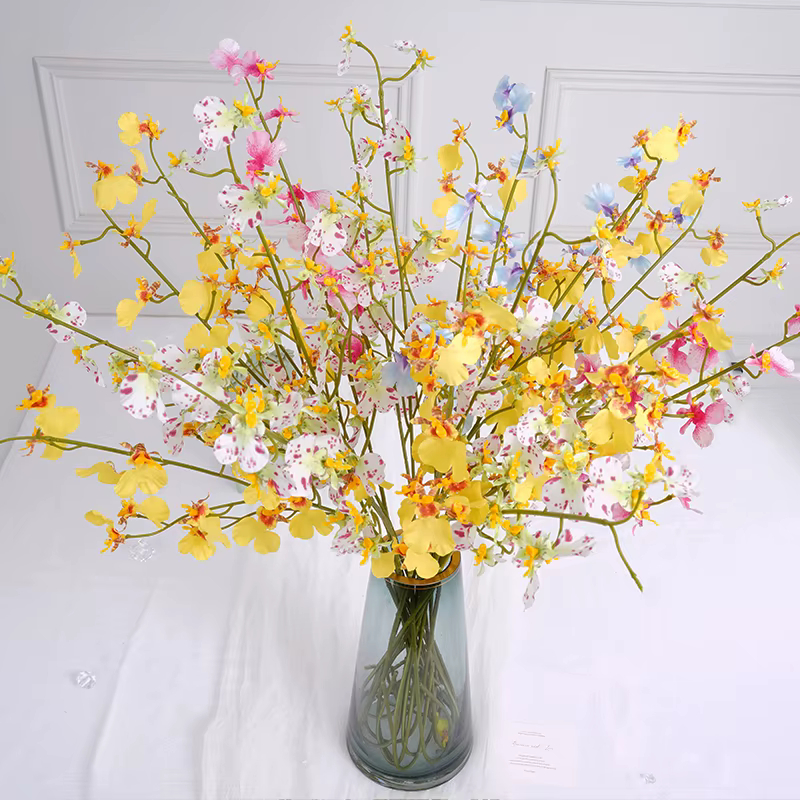 Bouquets de branches d'orchidées pour la décoration de jardin