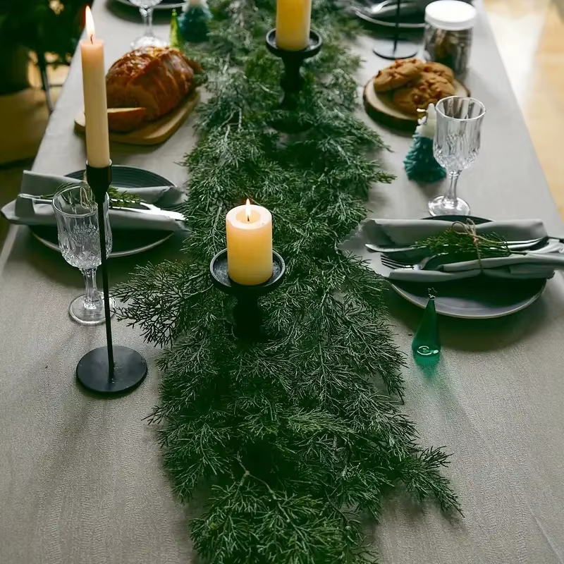 Guirlandes de cippresse de noël au toucher réel