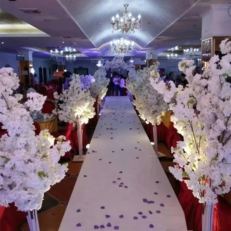 Grand arbre en faux fleur pour décor de mariage