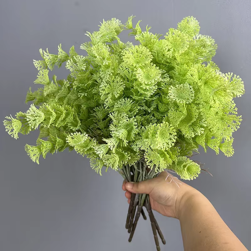 Plante florale en plastique