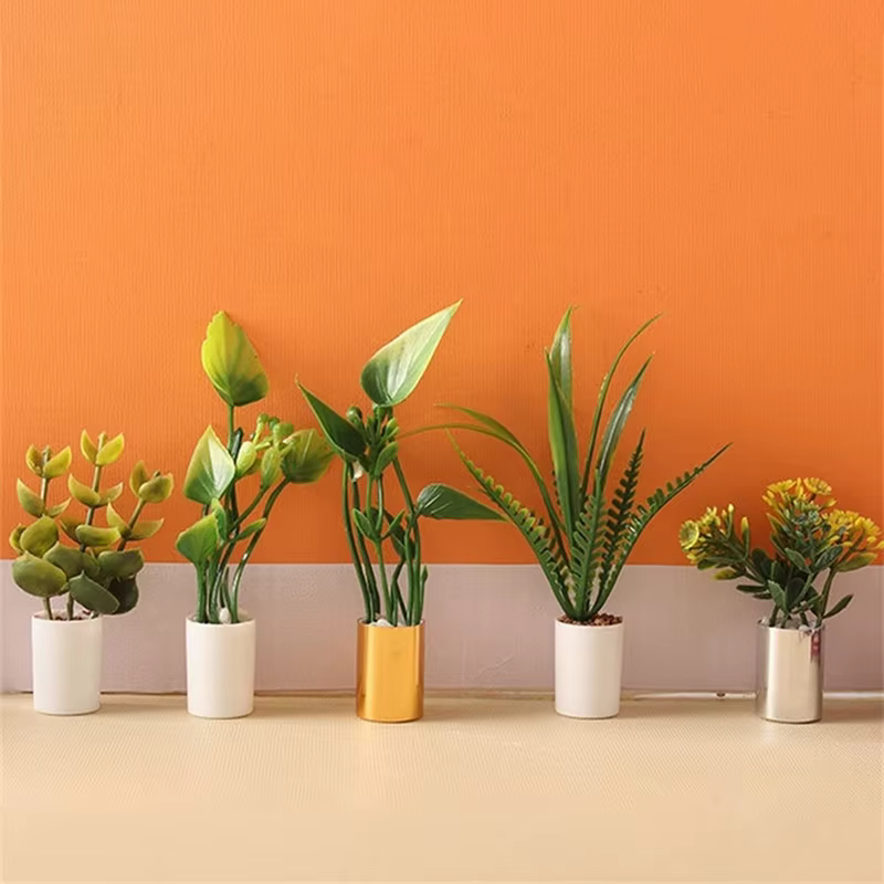 Plante miniature en pot pour maison de poupée