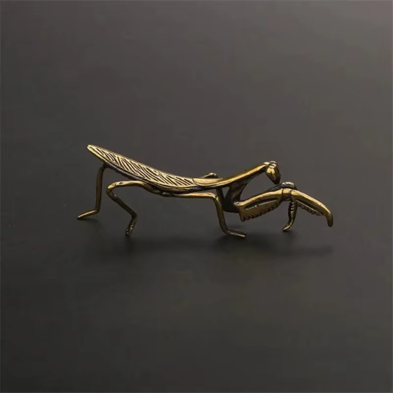 Ornement miniature Mantis en cuivre