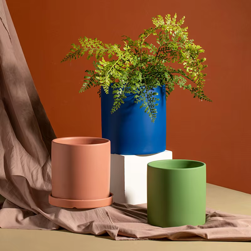 Pot de fleurs cylindrique en céramique colorée