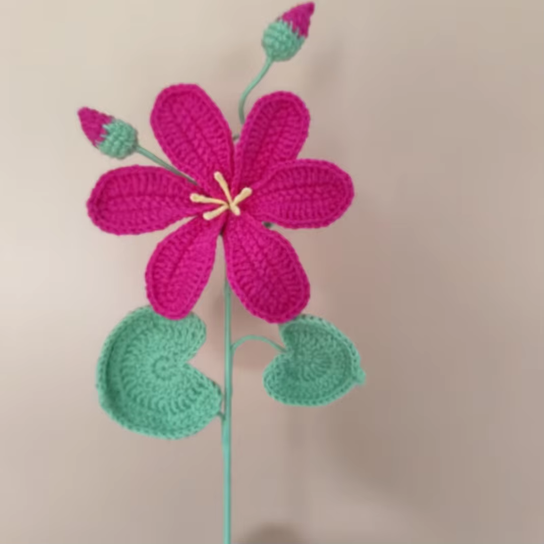 Une fleur tissée à la main