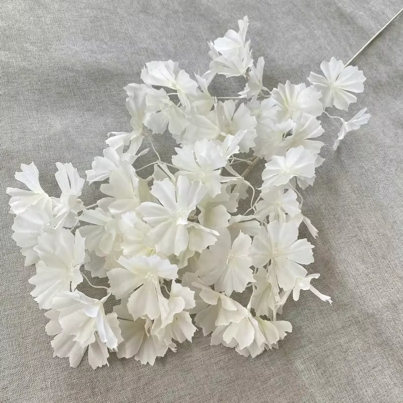 Fleurs lilas artificielles de chute de neige
