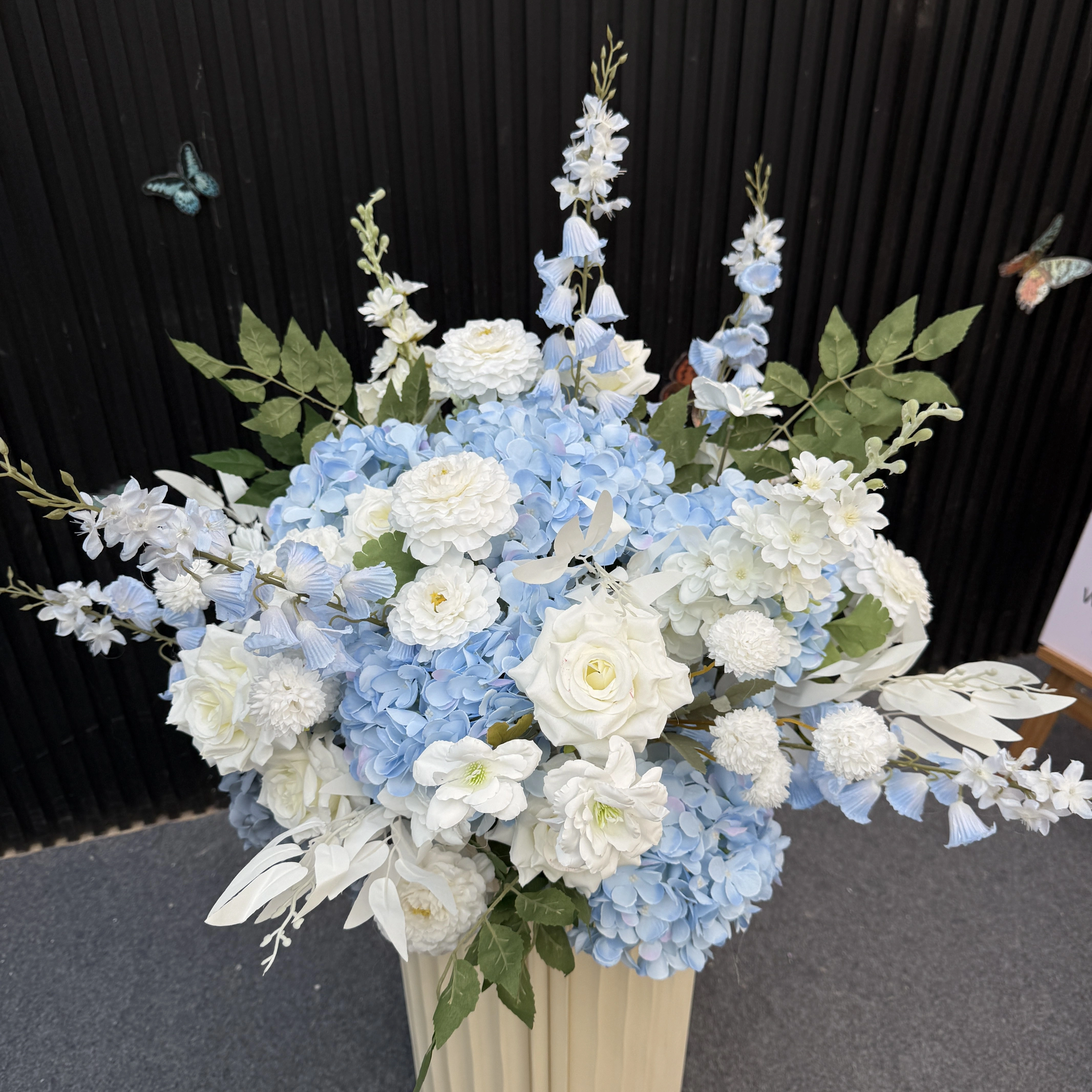 Boule de fleurs artificielle de luxe personnalisée pour décoration de mariage