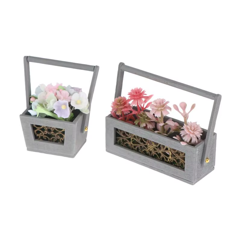 Panier de fleurs miniature