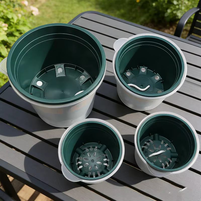 Pots de fleurs auto-arrosants pour personne pressée