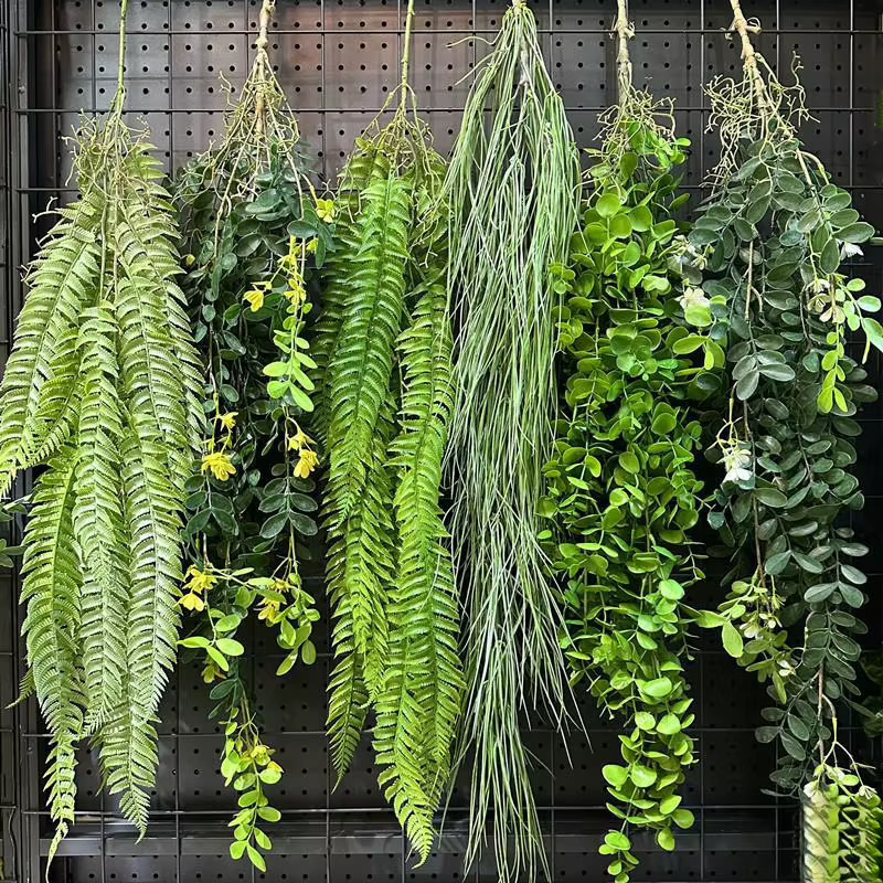 Plante verte artificielle en rotin à suspendre