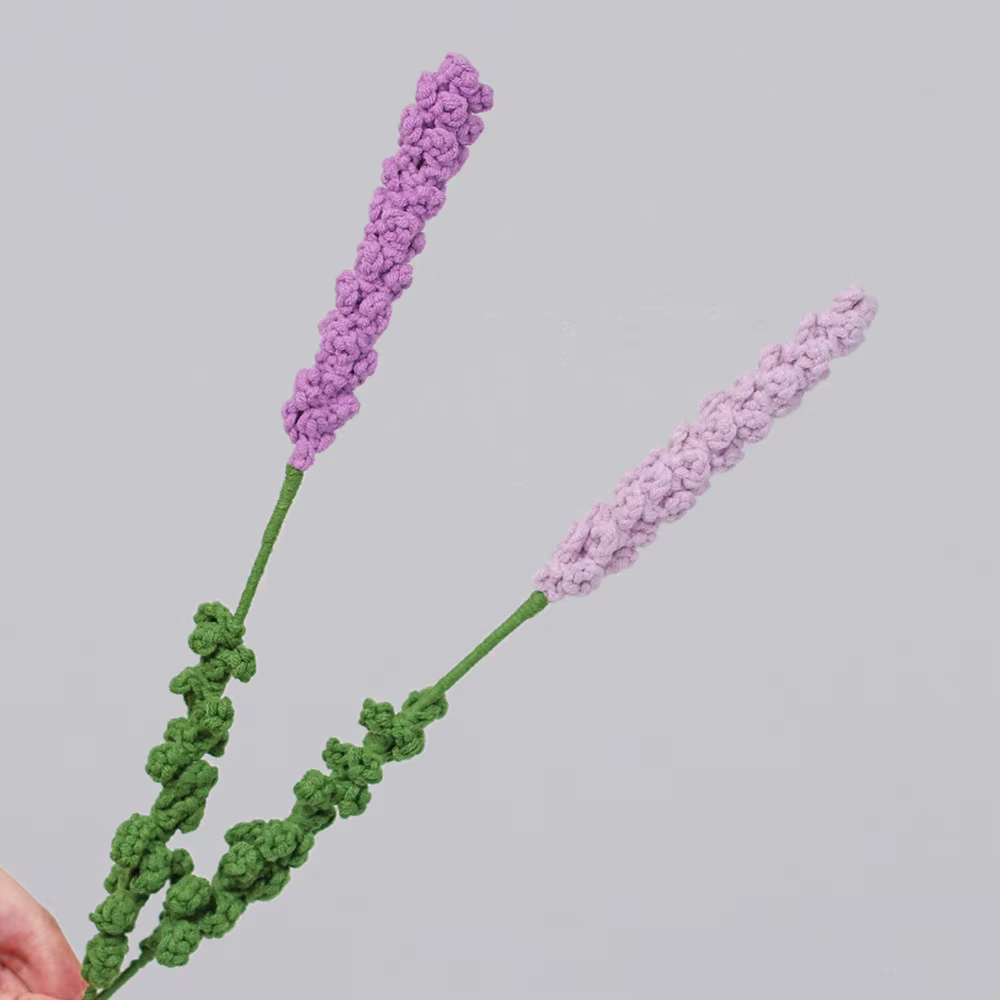 Arrangement de fleurs tissé à la la lavande