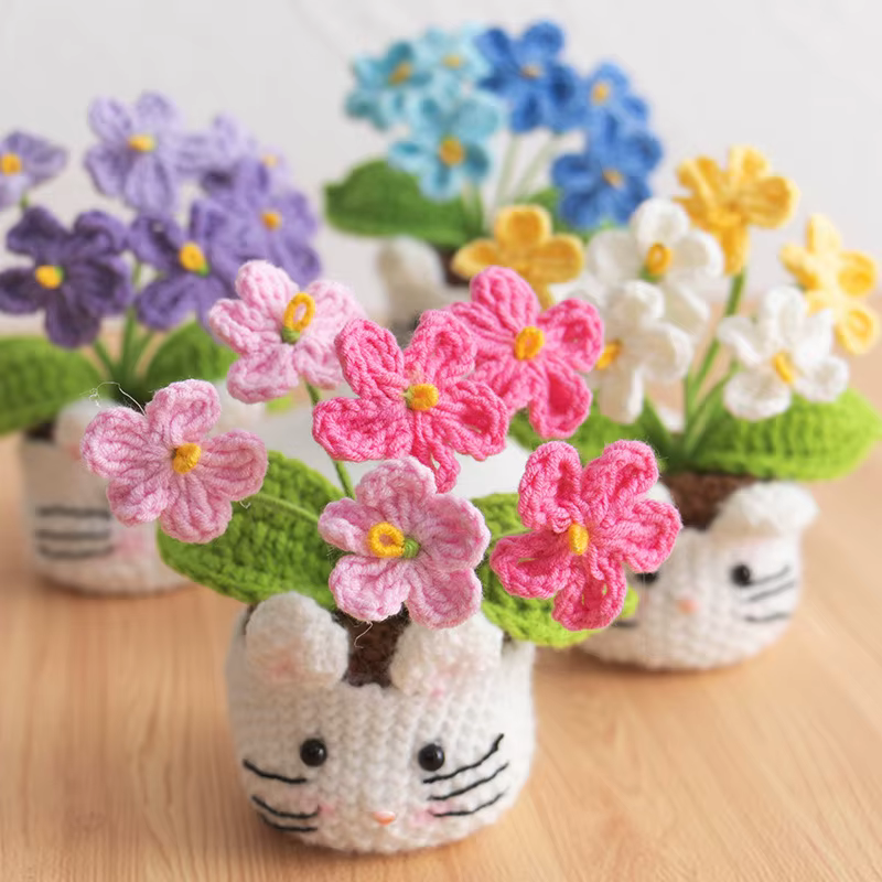 Ornement de bureau en pot de fleurs au crochet fait main