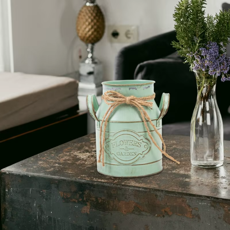 Vase à fleurs en métal Vintage