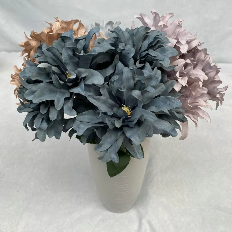 Simulation de fleur de Dahlia à 7 têtes