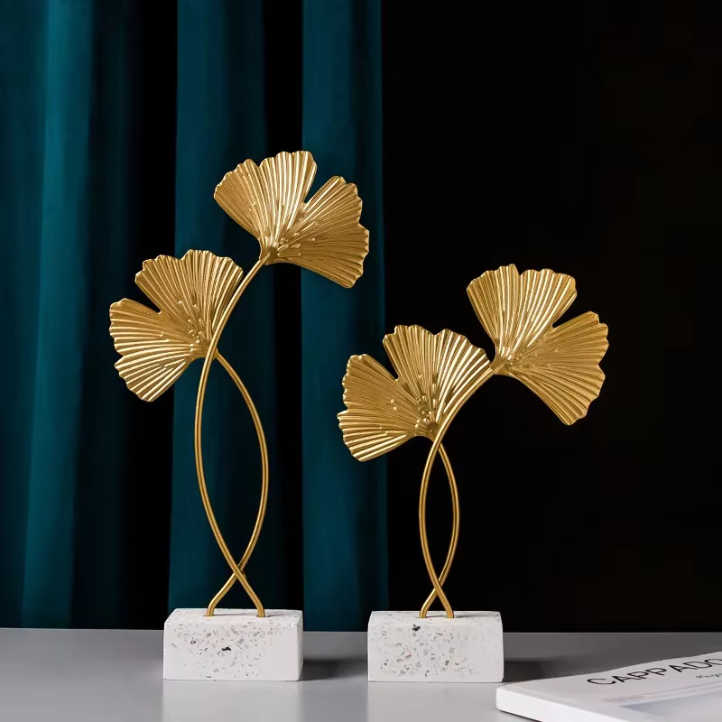 Sculpture de feuilles de cuir chevelu Ginkgo doré