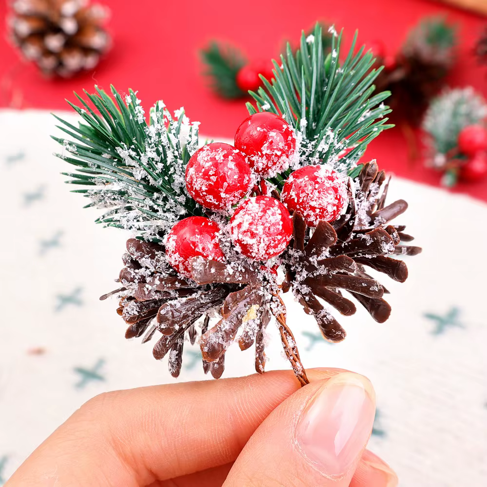 Branche artificielle de sapin avec baies et aiguilles