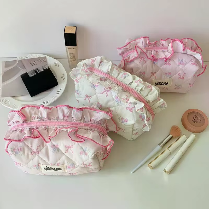 Sac de maquillage en coton matelassé avec nœud et fleur, trousse de toilette portable pour femmes et filles, organisateur de cosmétiques à fermeture éclair, sac à main en tissu