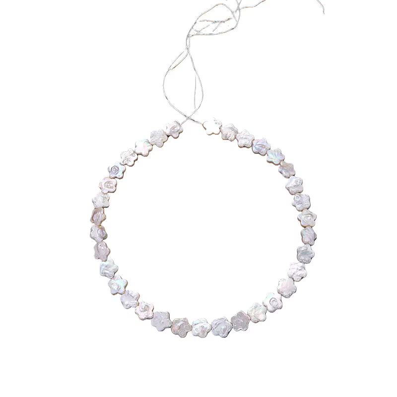 Perles d'eau douce naturelles en fleur de prunier baroque
