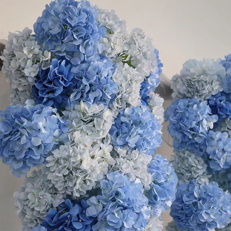 Ornement fleur en soie hortensia bleue