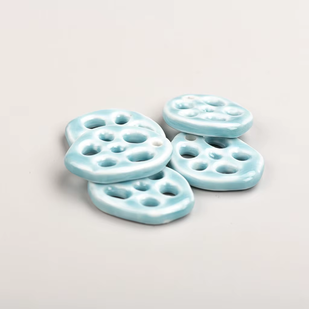 37 # Pendentif en céramique de racine de Lotus multicolore
