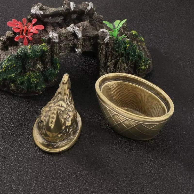 Figurine poule en laiton élégante