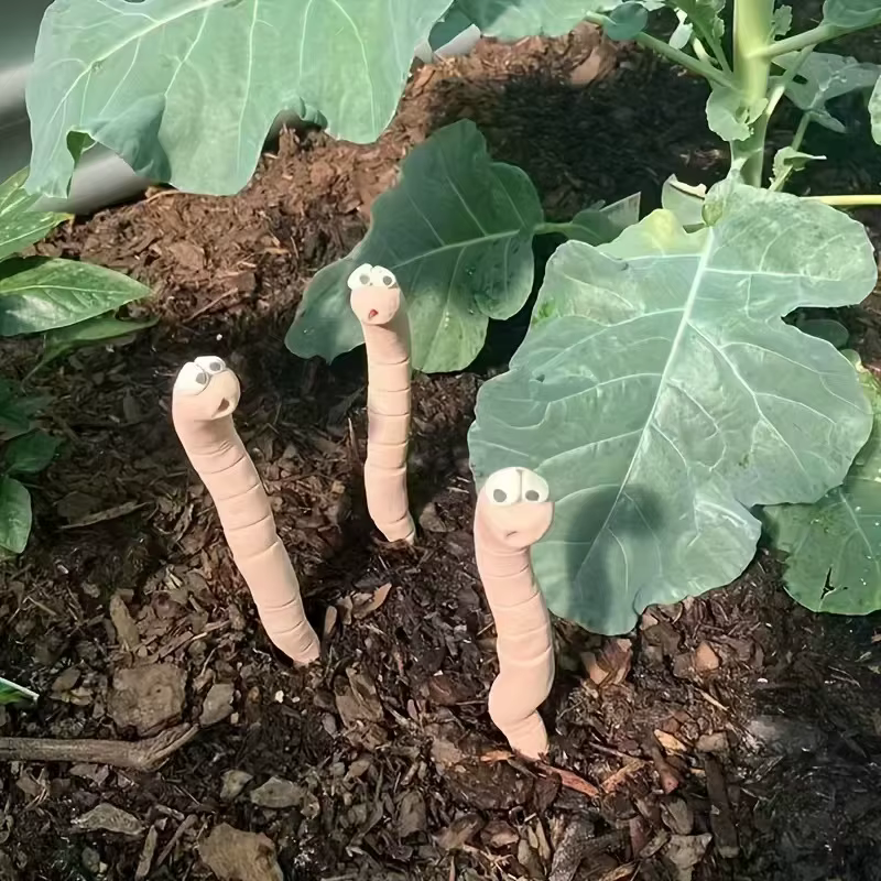 Testeur d'humidité du sol en forme de ver de dessin animé pour plantes en pot