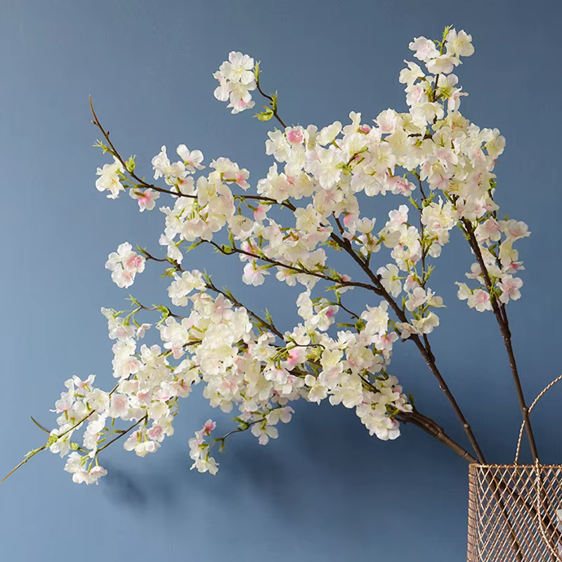 Fleurs artificielles, décoration florale blanche