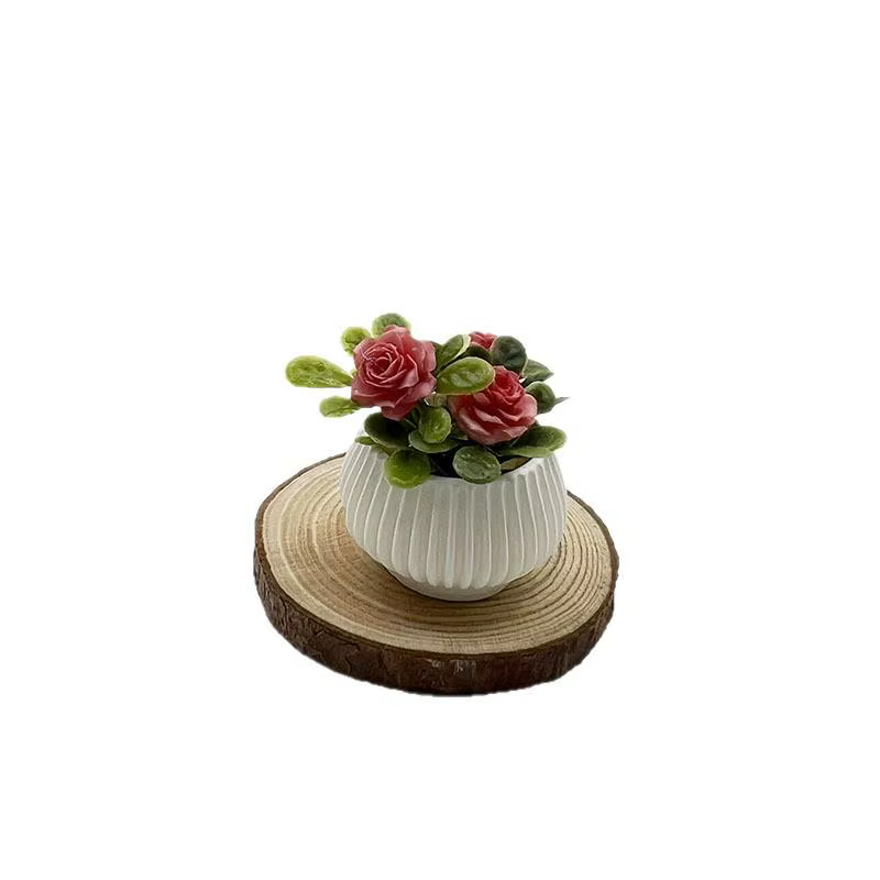 Mini plantes en pot de roses à l'échelle 1/12