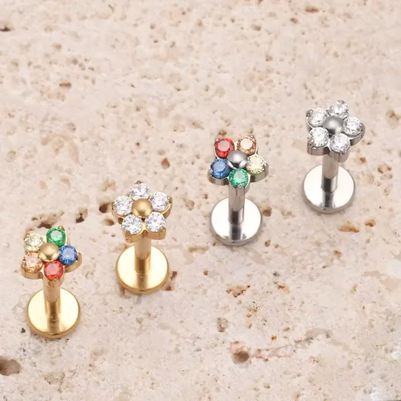 G23 titane coloré fleur lèvre Piercing femmes 16G 18G flocon de neige coeur CZ Tragus Cartilage Helix Conch Daith boucles d'oreilles Piercing